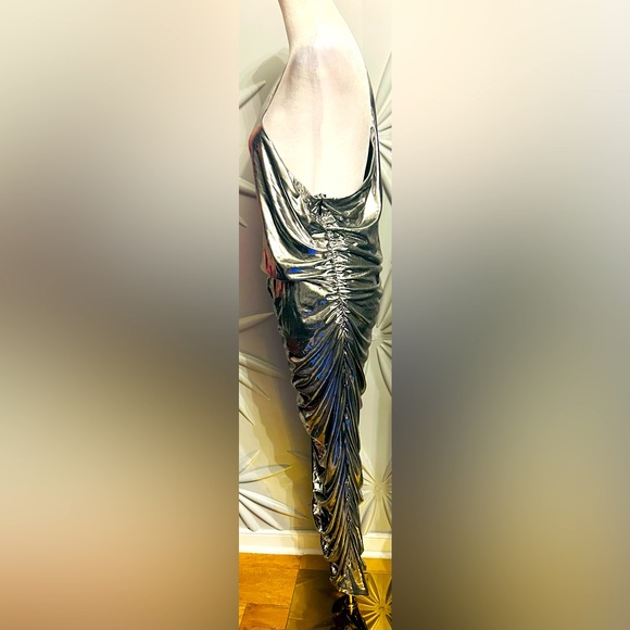 EUC Fashion Nova SZ 2X metallic liquid silver 1 shoulder midi dress/bust 42”-50” - Picture 5 of 6